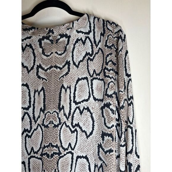 Cabi Serpentine Snake Print Long Sleeve Blouse size Medium - Picture 10 of 12